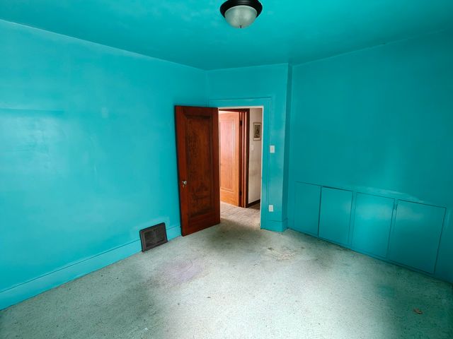 233 Oakwood Street, Hammond, IN 46324