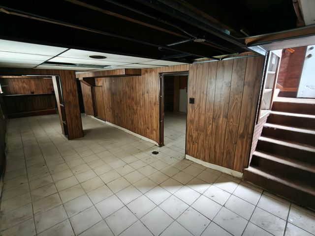 233 Oakwood Street, Hammond, IN 46324