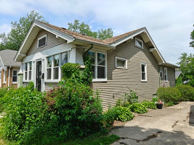 233 Oakwood Street, Hammond, IN 46324