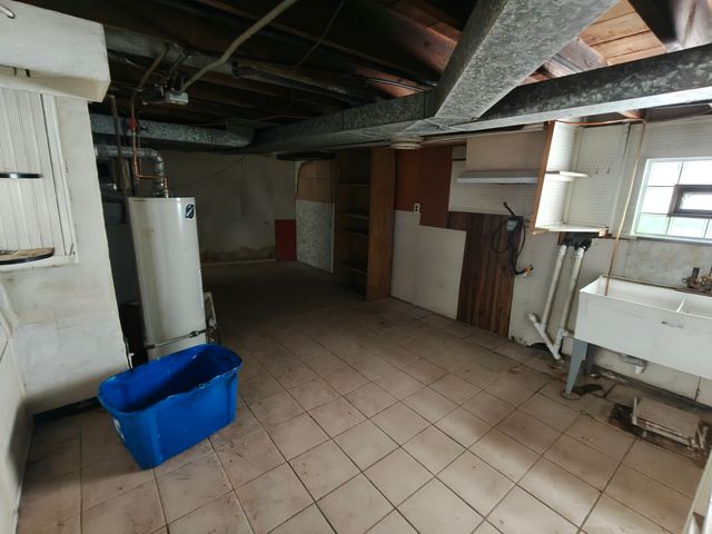 233 Oakwood Street, Hammond, IN 46324