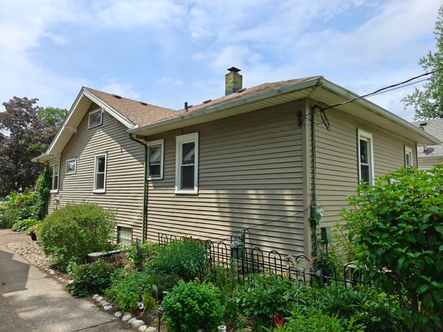 233 Oakwood Street, Hammond, IN 46324
