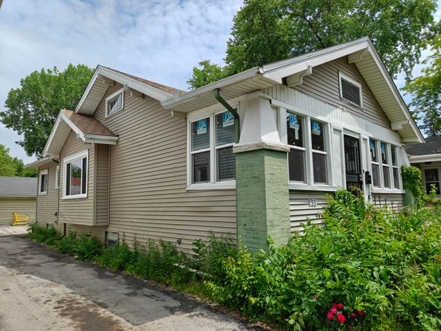 233 Oakwood Street, Hammond, IN 46324
