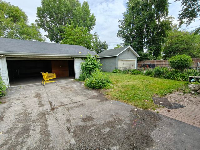 233 Oakwood Street, Hammond, IN 46324