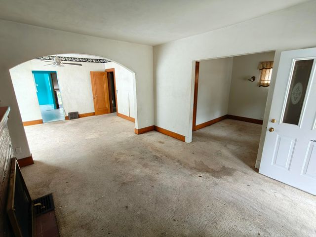 233 Oakwood Street, Hammond, IN 46324