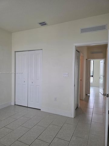 8167 NW 41st Street E409, Doral, FL 33166