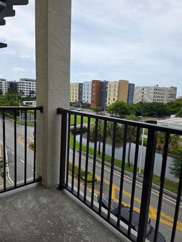 8167 NW 41st Street E409, Doral, FL 33166