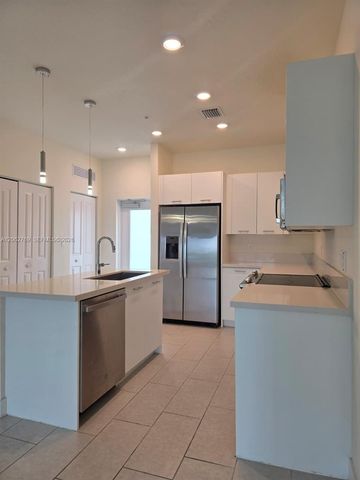 8167 NW 41st Street E409, Doral, FL 33166