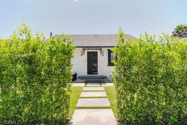 10414 Tiara Street, North Hollywood, CA 91601