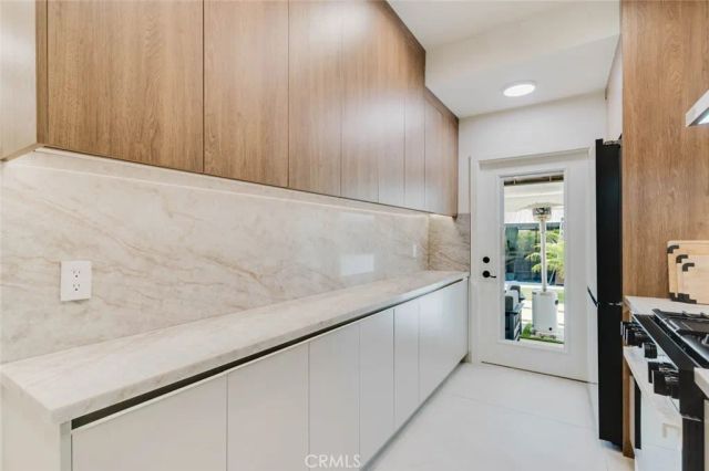 10414 Tiara Street, North Hollywood, CA 91601
