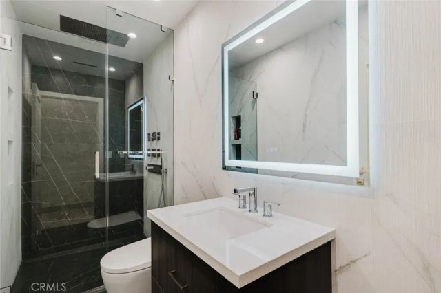 10414 Tiara Street, North Hollywood, CA 91601