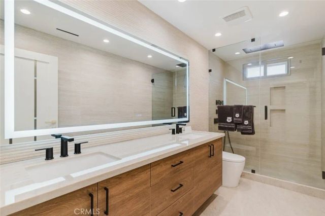10414 Tiara Street, North Hollywood, CA 91601
