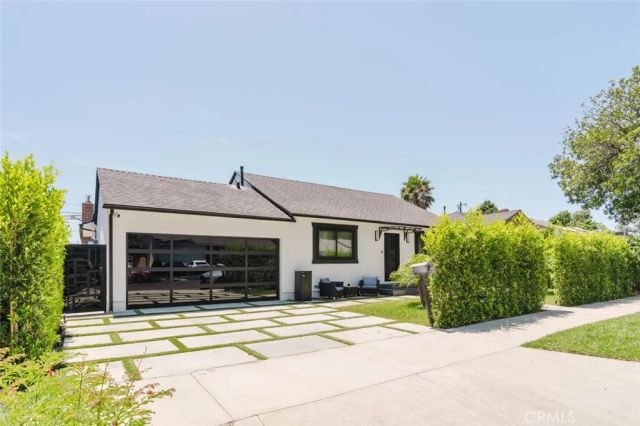 10414 Tiara Street, North Hollywood, CA 91601