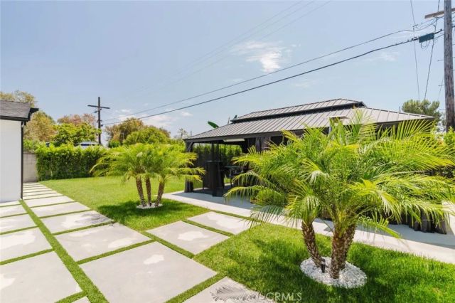 10414 Tiara Street, North Hollywood, CA 91601