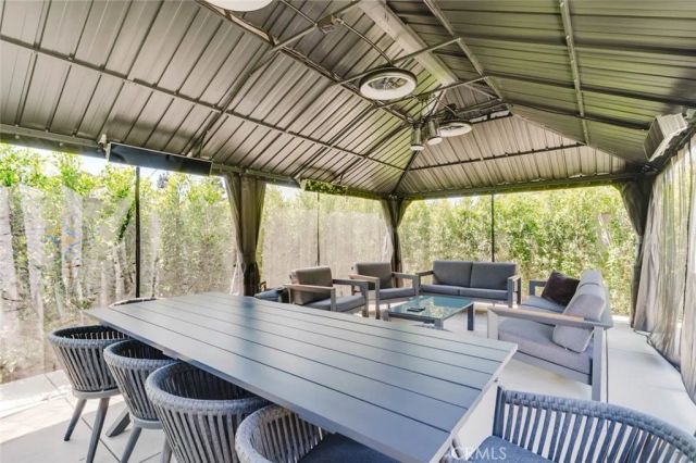 10414 Tiara Street, North Hollywood, CA 91601
