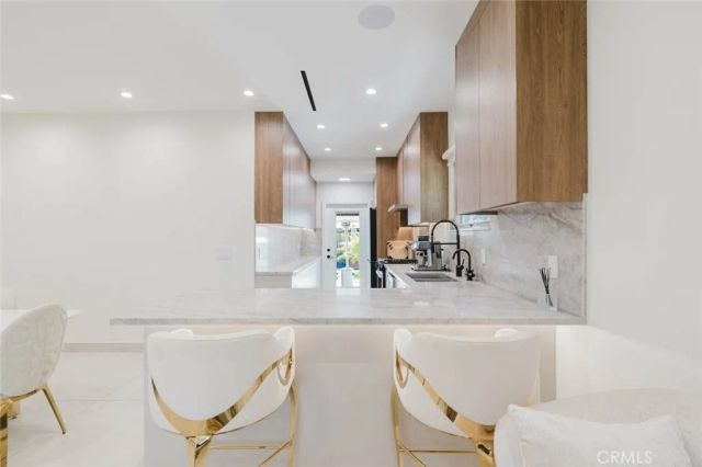 10414 Tiara Street, North Hollywood, CA 91601