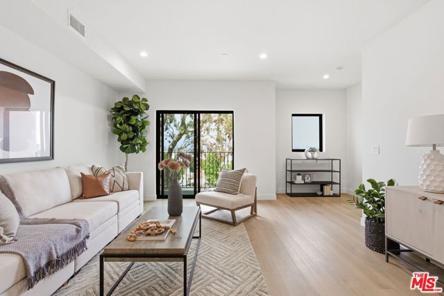 3842 Don Tomaso Drive, Los Angeles, CA 90008