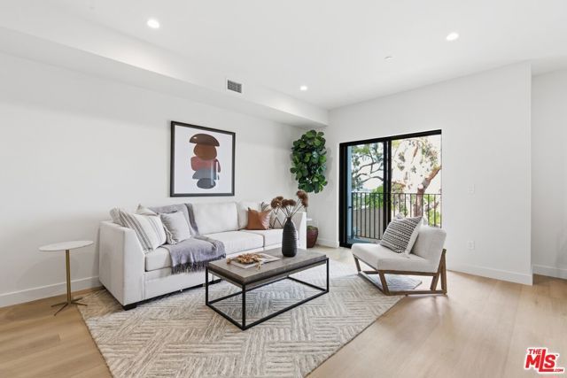 3842 Don Tomaso Drive, Los Angeles, CA 90008