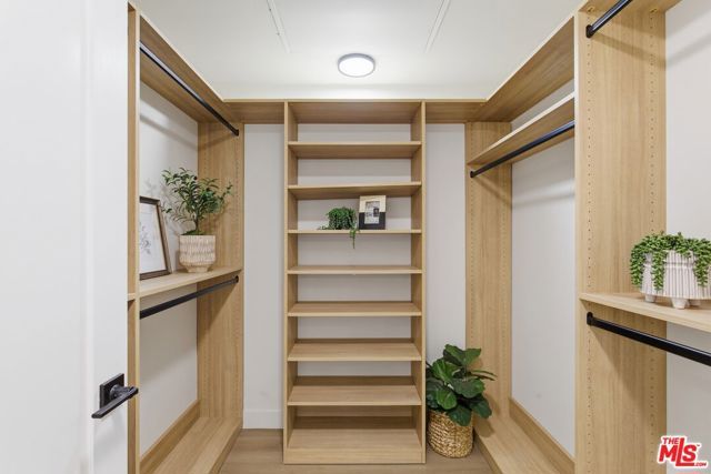 3842 Don Tomaso Drive, Los Angeles, CA 90008