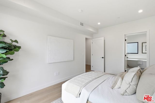 3842 Don Tomaso Drive, Los Angeles, CA 90008