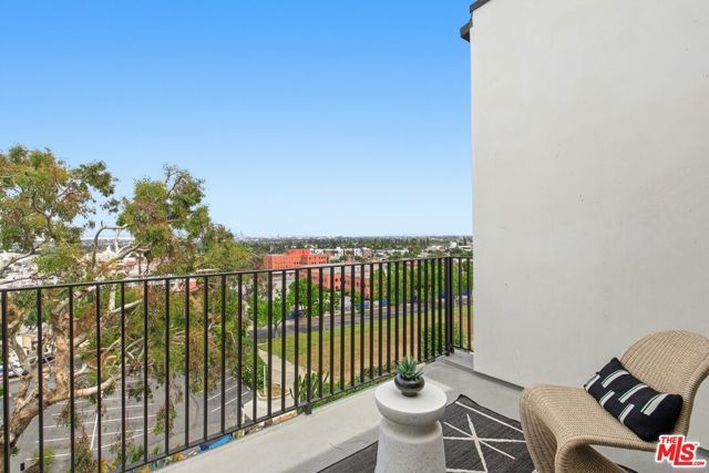 3842 Don Tomaso Drive, Los Angeles, CA 90008