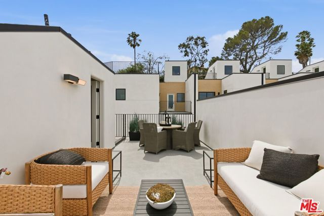 3842 Don Tomaso Drive, Los Angeles, CA 90008