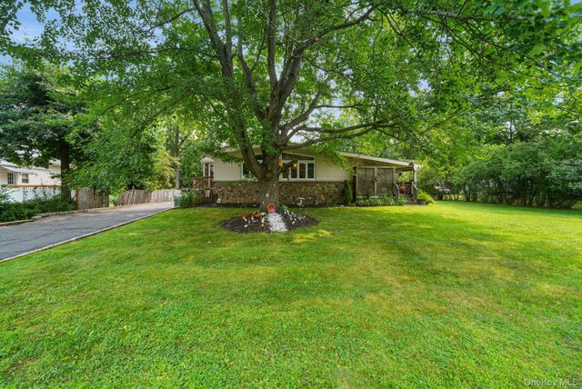 1 Gloria Court, New City, NY 10956