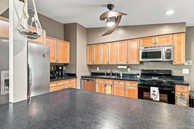 1 Gloria Court, New City, NY 10956
