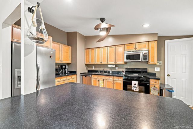 1 Gloria Court, New City, NY 10956