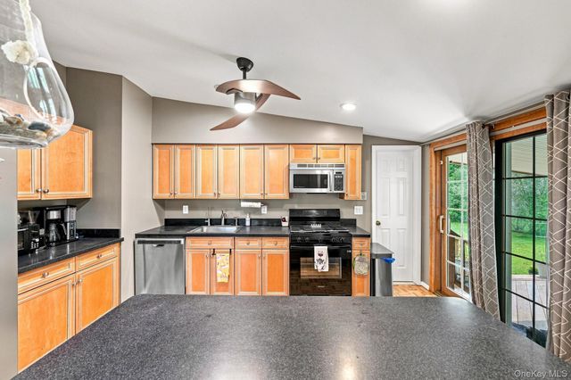 1 Gloria Court, New City, NY 10956
