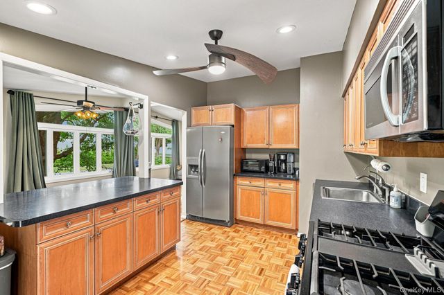 1 Gloria Court, New City, NY 10956