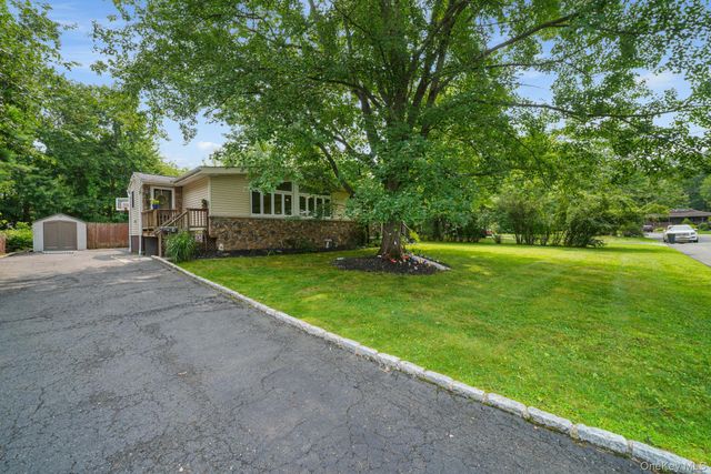 1 Gloria Court, New City, NY 10956