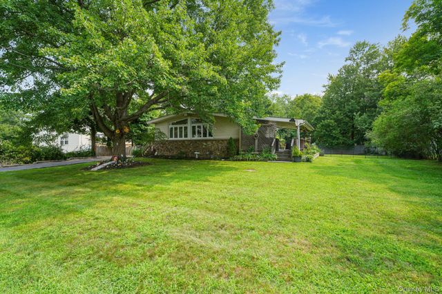 1 Gloria Court, New City, NY 10956