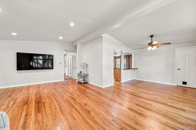 1 Gloria Court, New City, NY 10956
