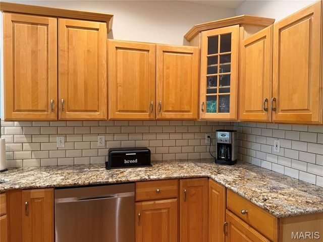 2612 Sandstone Drive, Maryville, IL 62062