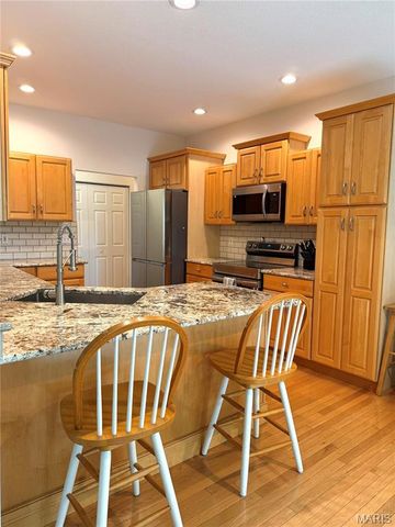 2612 Sandstone Drive, Maryville, IL 62062