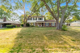 6624 Mellow Wood Lane Lane, West Bloomfield, MI 48322