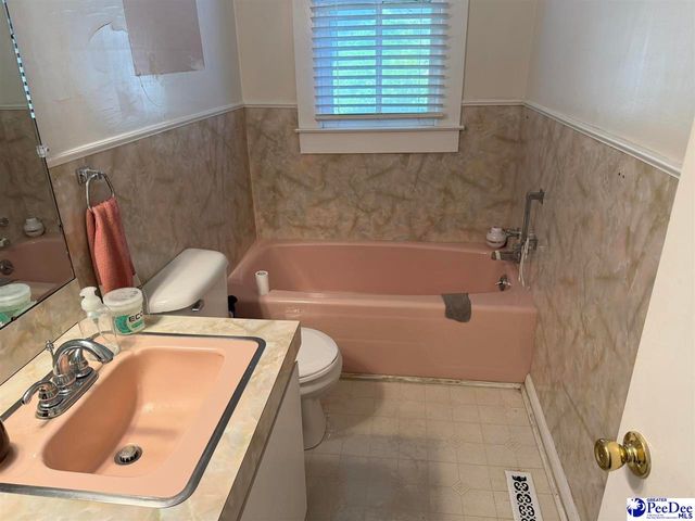 701 E Harrison St, Dillon, SC 29536