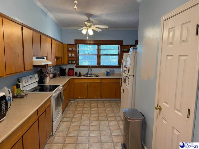 701 E Harrison St, Dillon, SC 29536