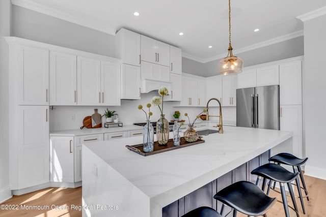 184 Eagle Way, Eatontown, NJ 07724