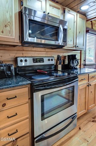 214 Forrest Loop Way, Gatlinburg, TN 37738