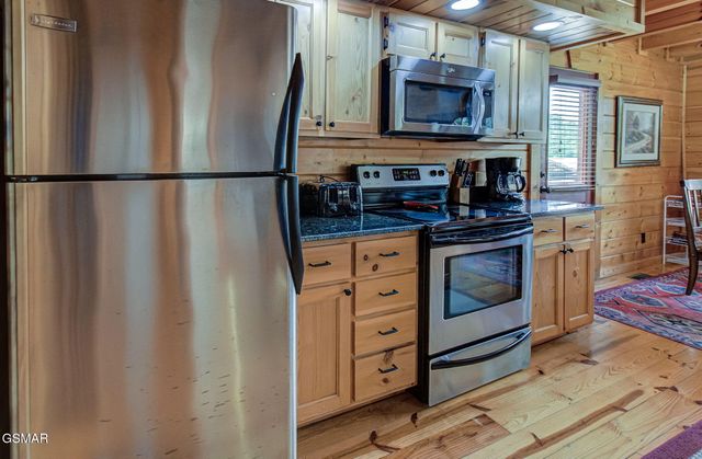 214 Forrest Loop Way, Gatlinburg, TN 37738