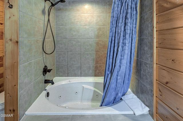 214 Forrest Loop Way, Gatlinburg, TN 37738