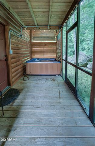 214 Forrest Loop Way, Gatlinburg, TN 37738