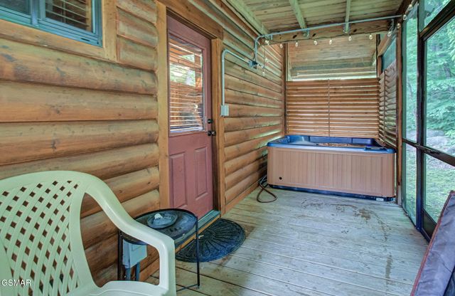 214 Forrest Loop Way, Gatlinburg, TN 37738