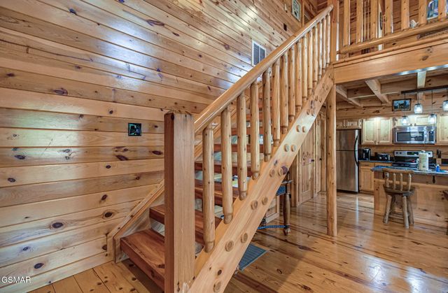 214 Forrest Loop Way, Gatlinburg, TN 37738