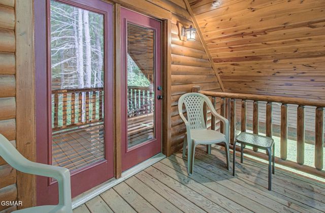 214 Forrest Loop Way, Gatlinburg, TN 37738