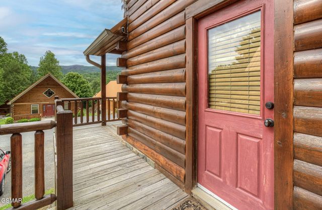 214 Forrest Loop Way, Gatlinburg, TN 37738