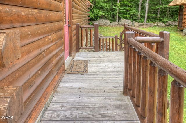 214 Forrest Loop Way, Gatlinburg, TN 37738