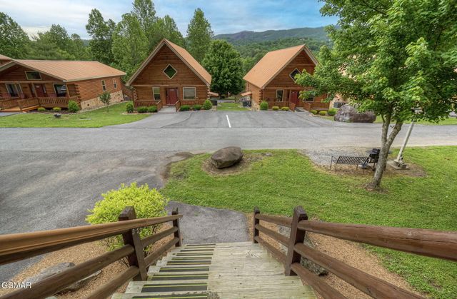 214 Forrest Loop Way, Gatlinburg, TN 37738