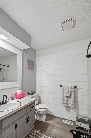 906 Shiloh Court, Liberty, MO 64068